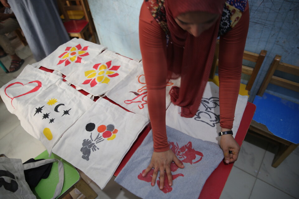 Thumbnail for Dutch government representative visit for womenâ€™s empowerment and building parentsâ€™ awarenessâ€™ classes (The Joy of a Hero Project) in Jabal Al-Tair village - Minya